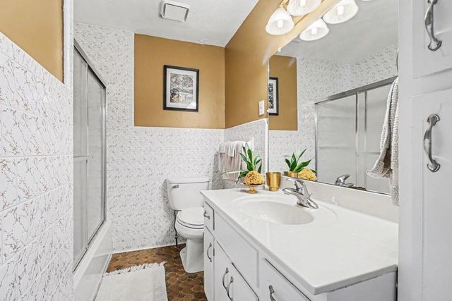 409 Cole SW Drive, Lilburn, GA 30047