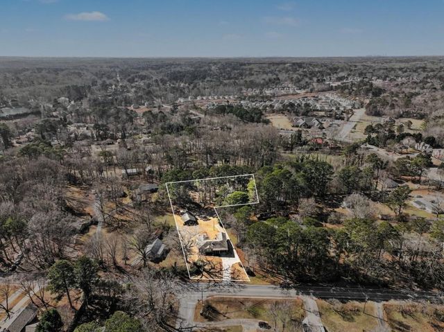 409 Cole SW Drive, Lilburn, GA 30047