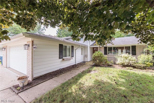 25100 Arlington Lane, North Olmsted, OH 44070