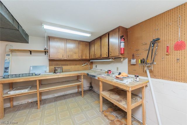 25100 Arlington Lane, North Olmsted, OH 44070