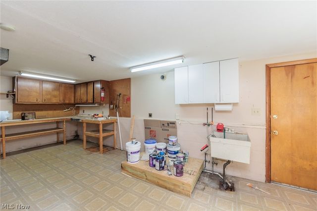 25100 Arlington Lane, North Olmsted, OH 44070
