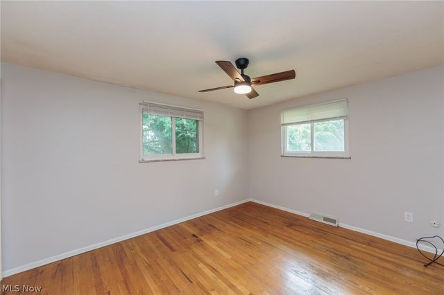 25100 Arlington Lane, North Olmsted, OH 44070