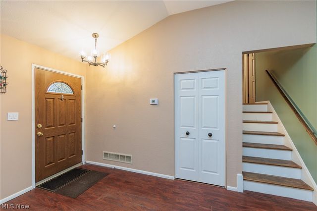 25100 Arlington Lane, North Olmsted, OH 44070