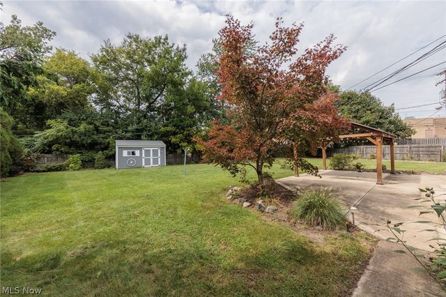 25100 Arlington Lane, North Olmsted, OH 44070