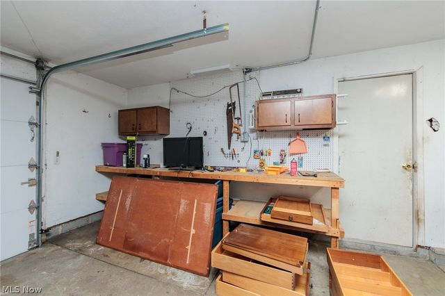 25100 Arlington Lane, North Olmsted, OH 44070