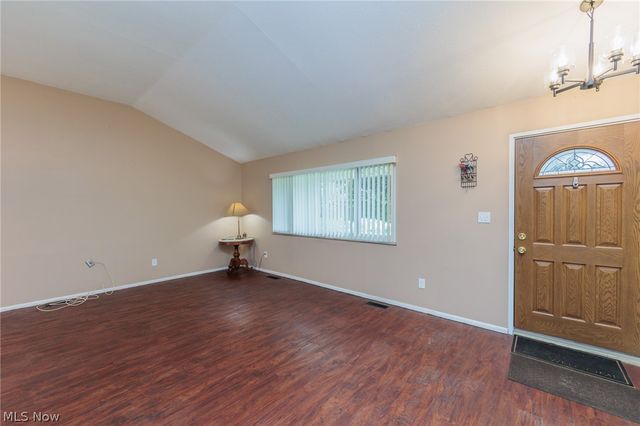 25100 Arlington Lane, North Olmsted, OH 44070