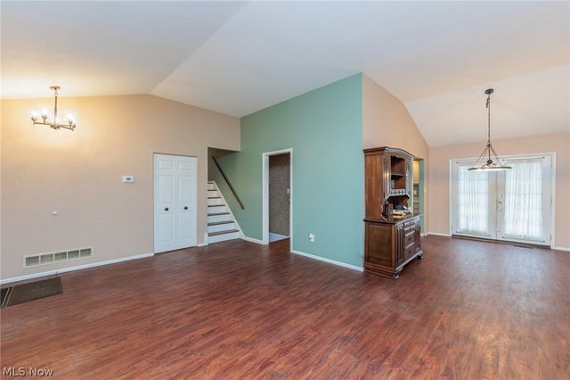 25100 Arlington Lane, North Olmsted, OH 44070