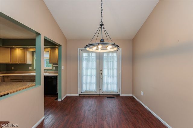 25100 Arlington Lane, North Olmsted, OH 44070