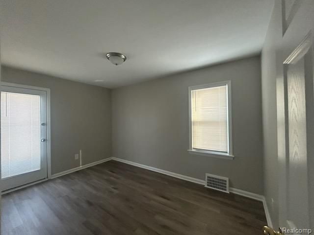 2438 Columbia Road, Berkley, MI 48072