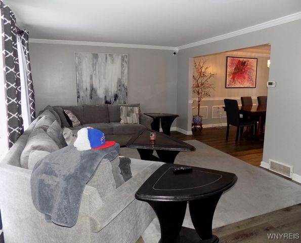 106 Croydon Drive, Cheektowaga, NY 14043