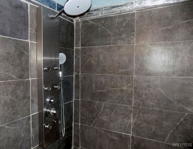 106 Croydon Drive, Cheektowaga, NY 14043