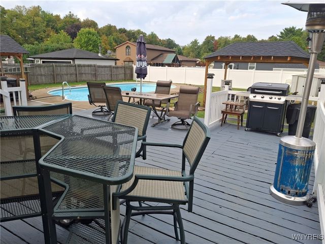 106 Croydon Drive, Cheektowaga, NY 14043