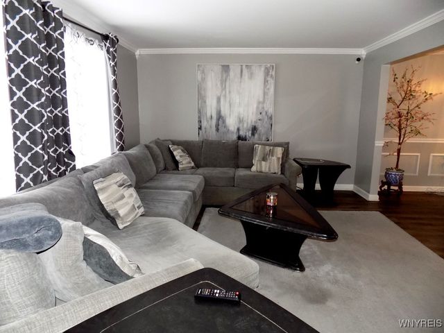 106 Croydon Drive, Cheektowaga, NY 14043