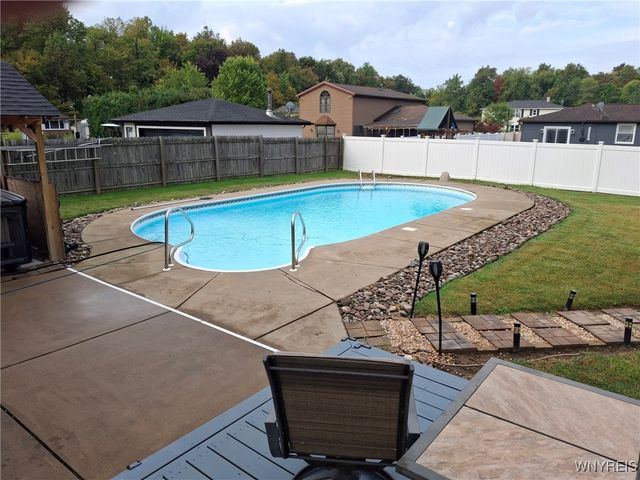 106 Croydon Drive, Cheektowaga, NY 14043