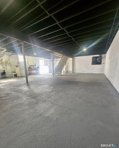 2916 East Main Street, Waterbury, CT 06705