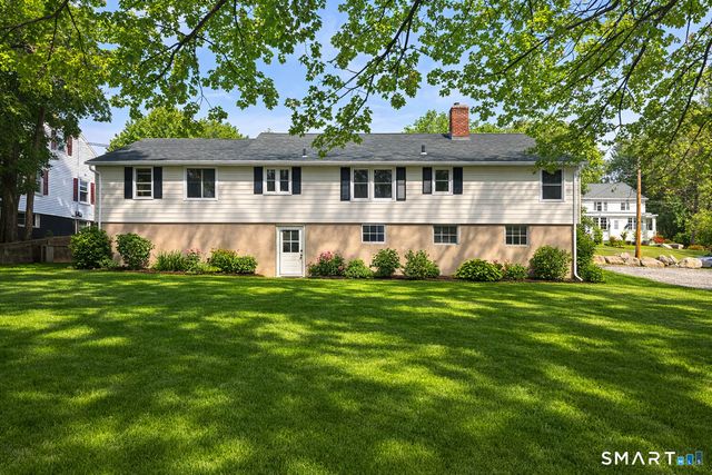 2916 East Main Street, Waterbury, CT 06705