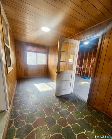 2916 East Main Street, Waterbury, CT 06705