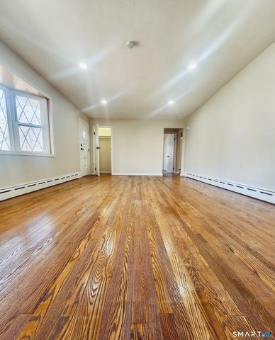 2916 East Main Street, Waterbury, CT 06705