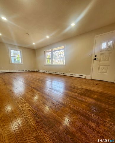 2916 East Main Street, Waterbury, CT 06705