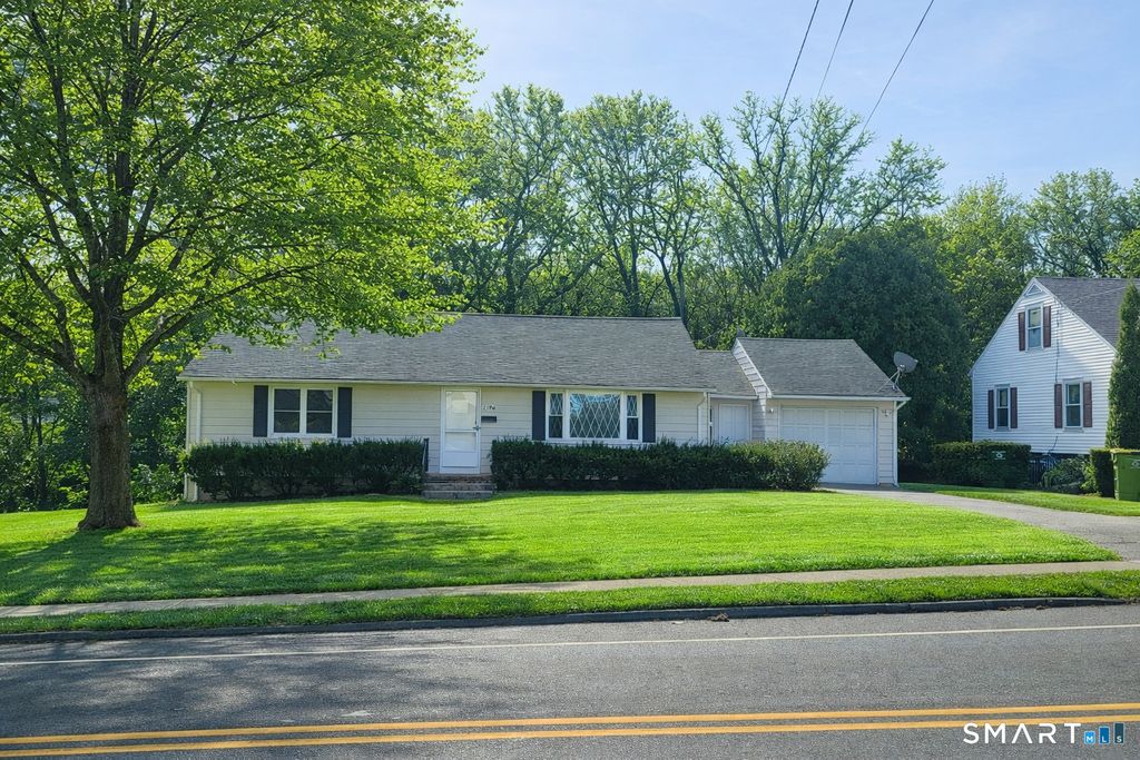 2916 East Main Street, Waterbury, CT 06705