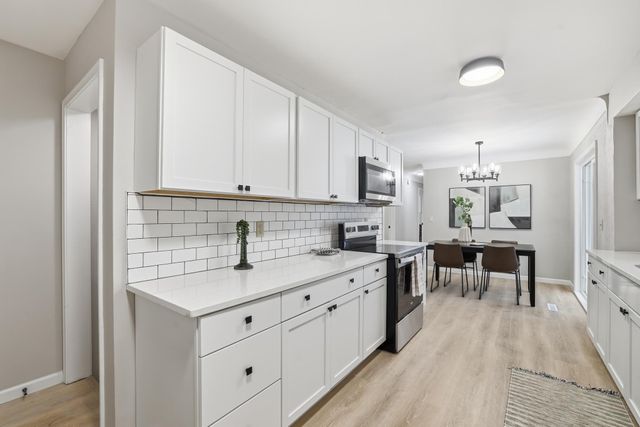 405 Minnesota Avenue, Roseville, MN 55113