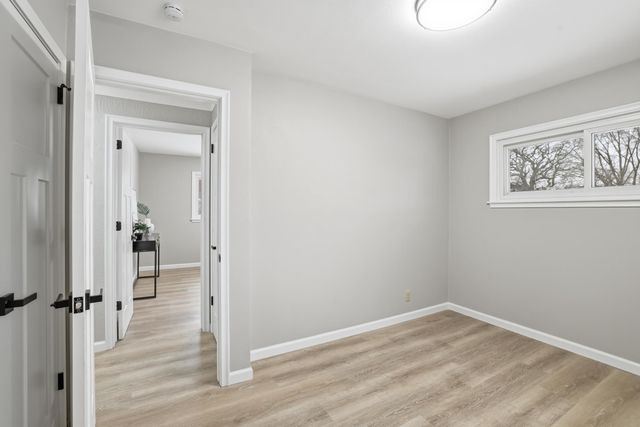 405 Minnesota Avenue, Roseville, MN 55113