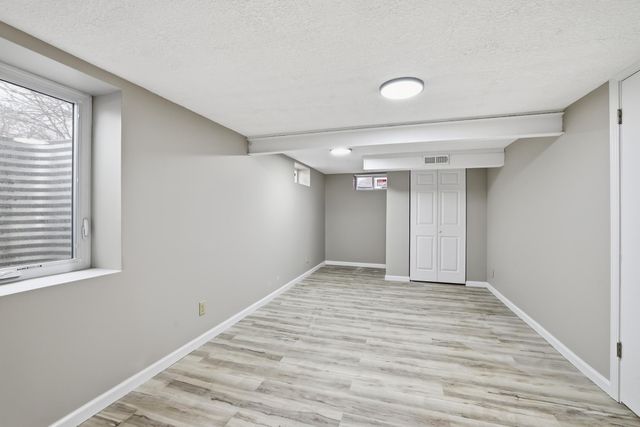 405 Minnesota Avenue, Roseville, MN 55113