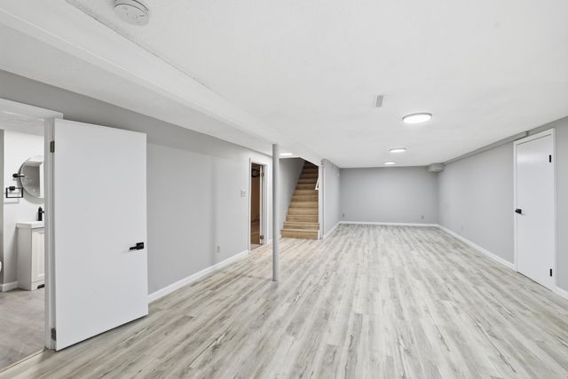 405 Minnesota Avenue, Roseville, MN 55113