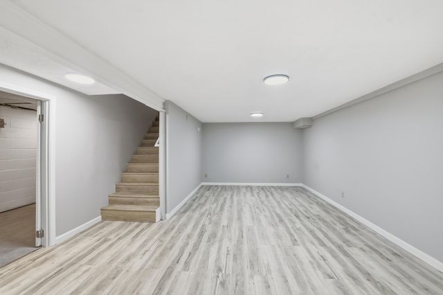 405 Minnesota Avenue, Roseville, MN 55113