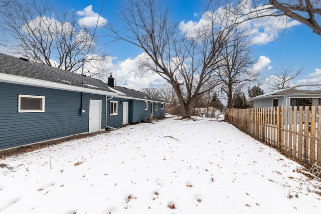 405 Minnesota Avenue, Roseville, MN 55113