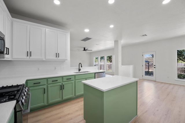 3321 Winding Shore LN, Pflugerville, TX 78660