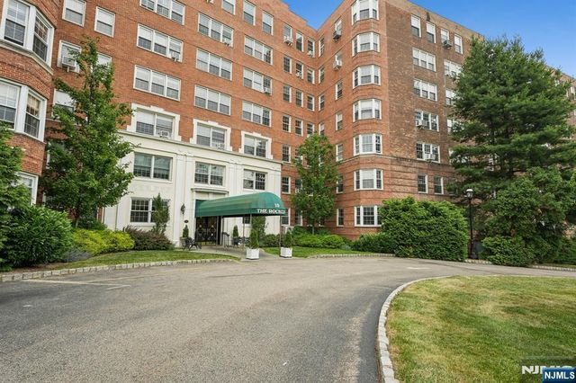 10 Crestmont Road 2N, Montclair, NJ 07042