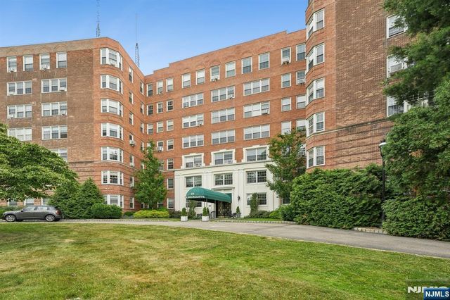 10 Crestmont Road 2N, Montclair, NJ 07042