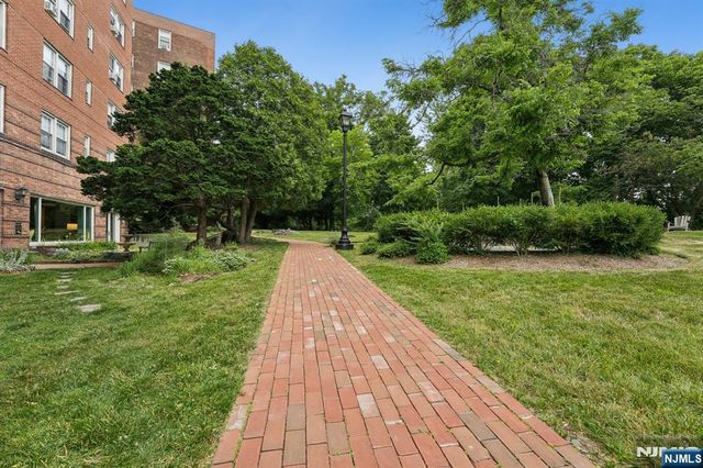 10 Crestmont Road 2N, Montclair, NJ 07042