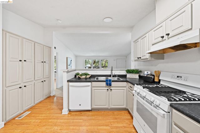 418 Ohara Ave, Oakley, CA 94561