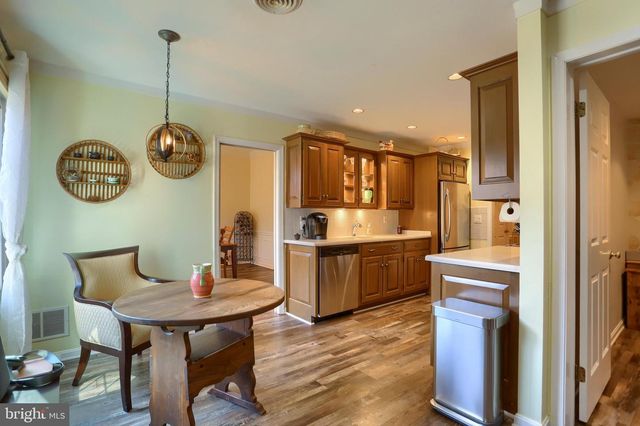 49 DEVONSHIRE SQ, Mechanicsburg, PA 17050