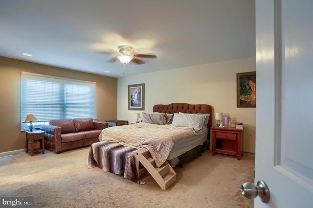 49 DEVONSHIRE SQ, Mechanicsburg, PA 17050