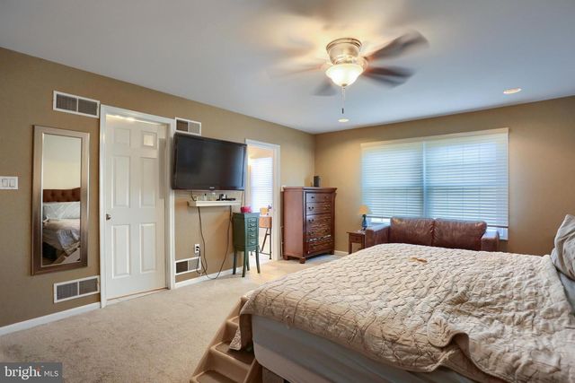 49 DEVONSHIRE SQ, Mechanicsburg, PA 17050