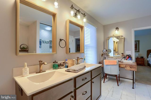 49 DEVONSHIRE SQ, Mechanicsburg, PA 17050