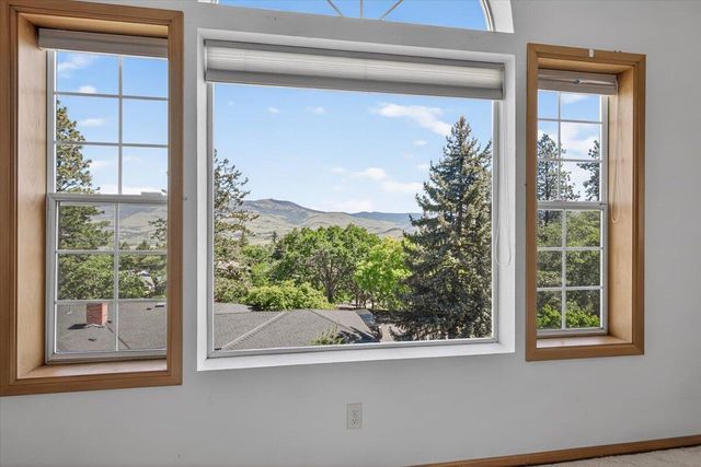 1020 Walker Avenue, Ashland, OR 97520