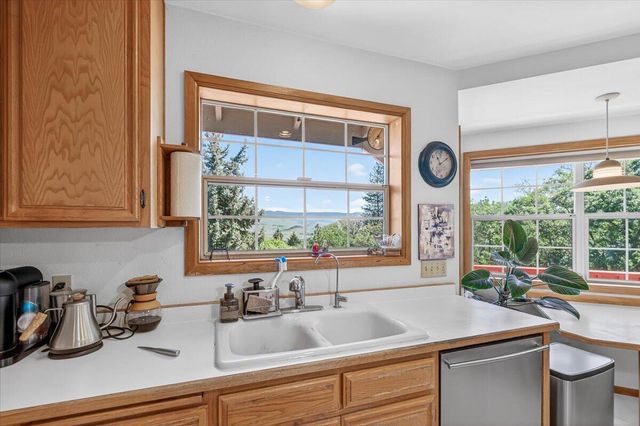 1020 Walker Avenue, Ashland, OR 97520
