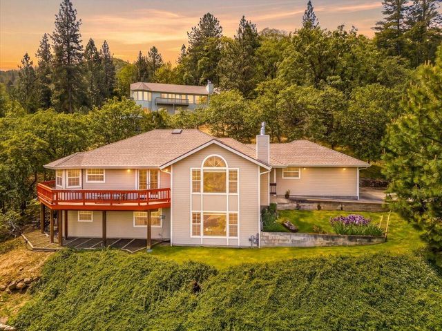 1020 Walker Avenue, Ashland, OR 97520