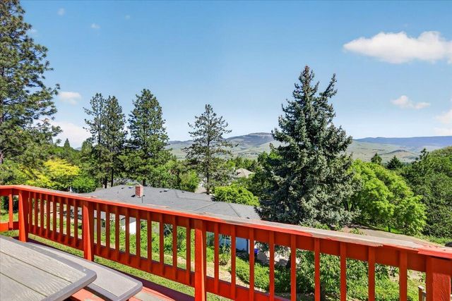 1020 Walker Avenue, Ashland, OR 97520