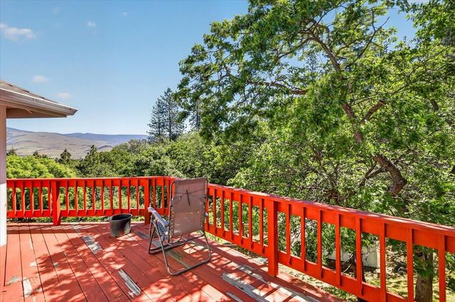 1020 Walker Avenue, Ashland, OR 97520