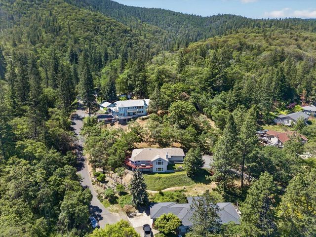 1020 Walker Avenue, Ashland, OR 97520