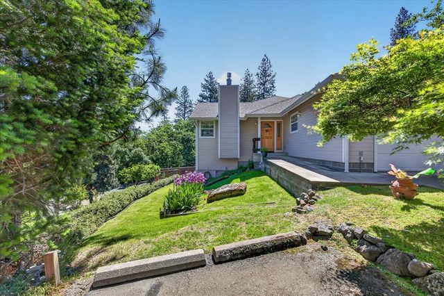 1020 Walker Avenue, Ashland, OR 97520