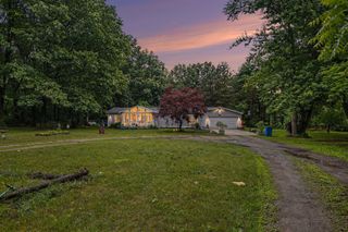 4448 E River Road, Buchanan Twp, MI 49107