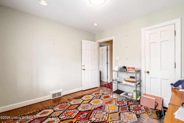 154 Totem Rd, Louisville, KY 40207