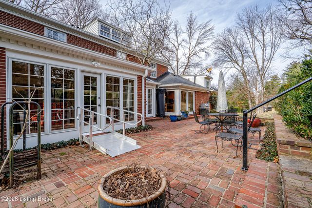 154 Totem Rd, Louisville, KY 40207