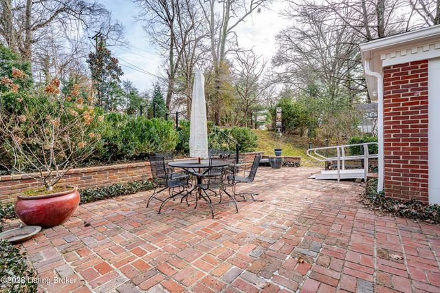154 Totem Rd, Louisville, KY 40207